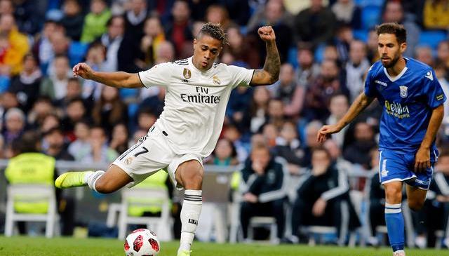 皇马主场大捷，球员赛后激动庆祝胜利，应该有限有些.