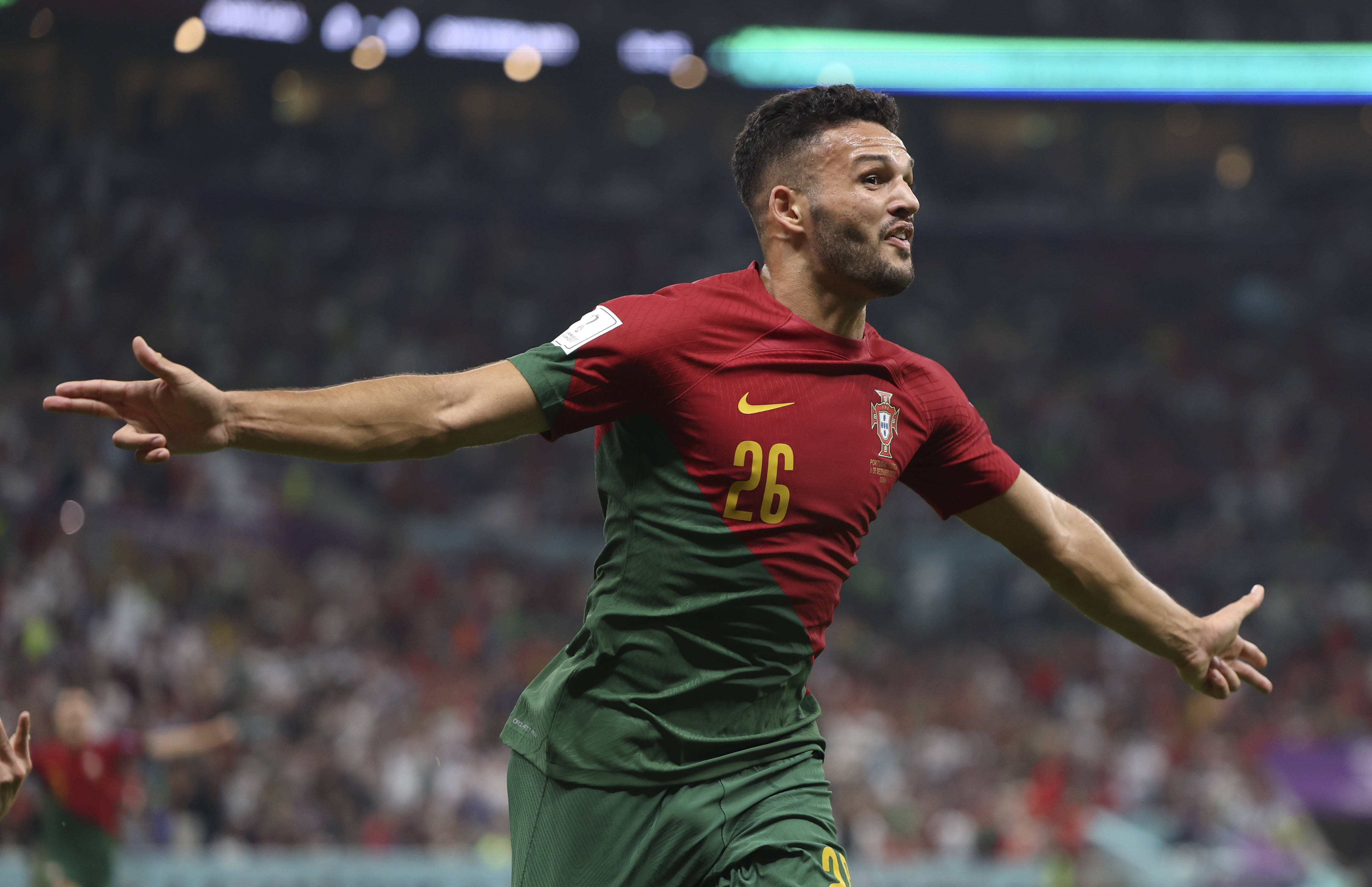 出色防守首场状态出色,G2观众沸腾!,穆古鲁扎重返赛场上演精彩一战的简单介绍 出色防守首场状态出色,G2观众沸腾!,穆古鲁扎重返赛场上演精彩一战的简单介绍