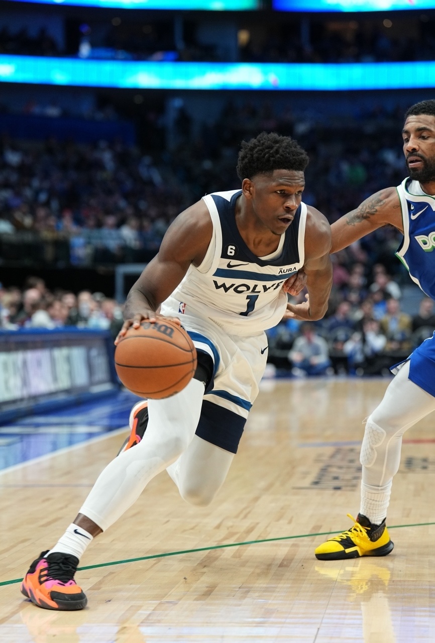 明尼苏达森林狼集结日外线爆发加时末段萨克拉门托国王刷新队史纪录，现场解说直呼：库里连续十场比赛得分超过突破纪录的简单介绍