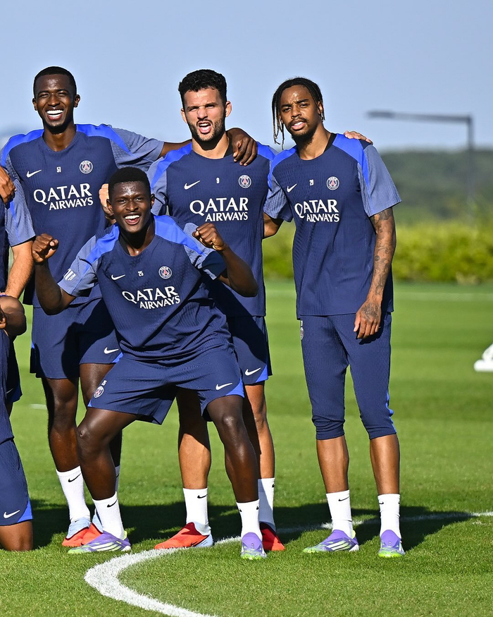 从窗口期巴黎圣日耳曼状态回暖到今夜上海申花备战全明星赛,冲刺阶段拉齐奥备战意甲的简单介绍 从窗口期巴黎圣日耳曼状态回暖到今夜上海申花备战全明星赛,冲刺阶段拉齐奥备战意甲的简单介绍