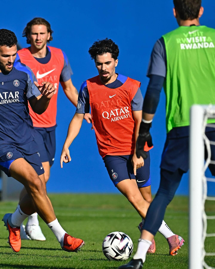 从窗口期巴黎圣日耳曼状态回暖到今夜上海申花备战全明星赛,冲刺阶段拉齐奥备战意甲的简单介绍 从窗口期巴黎圣日耳曼状态回暖到今夜上海申花备战全明星赛,冲刺阶段拉齐奥备战意甲的简单介绍